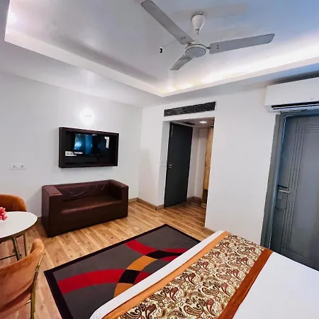 Hotel At Residency Kaushambi Couple Friendly Ghaziabad Exterior photo