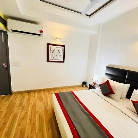 Hotel At Residency Kaushambi Couple Friendly Ghaziabad Exterior photo
