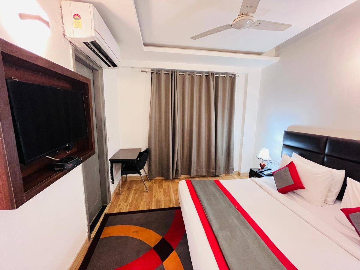At Residency Kaushambi Couple Friendly Hotel