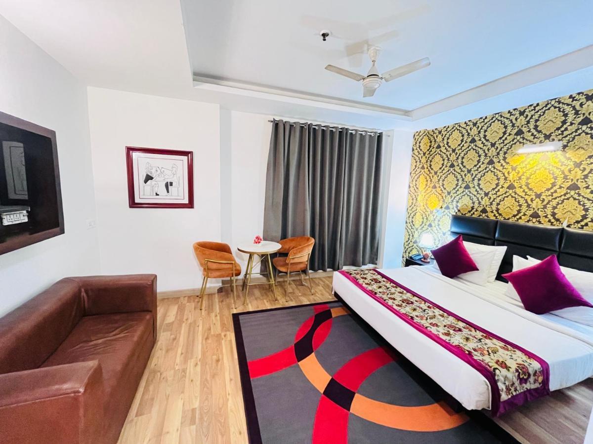 At Residency Kaushambi Couple Friendly Ghaziabad